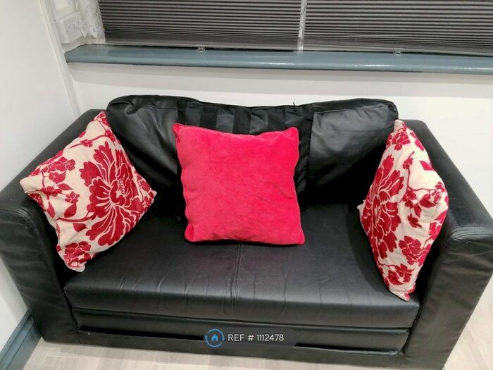 3 Bedroom Semi-Detached House To Rent In Barrack Street, Colchester, CO1