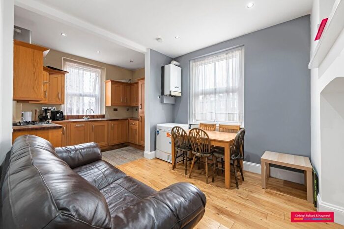 3 Bedroom Flat To Rent In Talgarth Road, London, W14