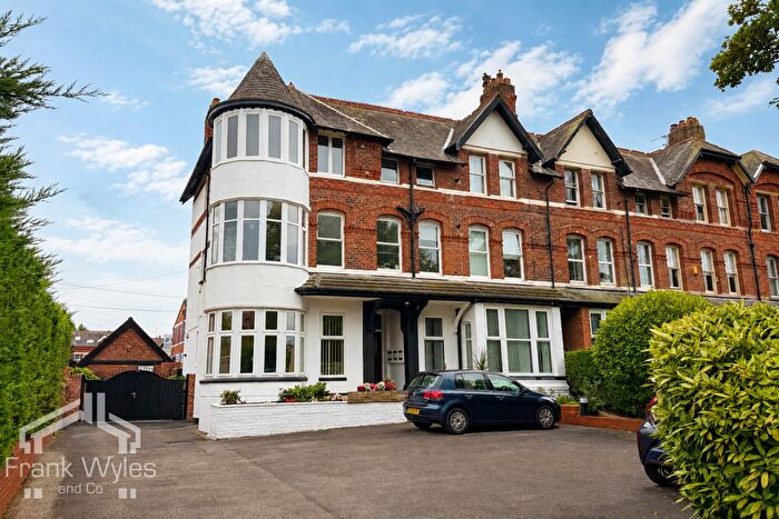 2 Bedroom Flat For Sale In - St Annes Road East, Lytham St Annes, Lancashire, FY8