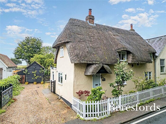 3 Bedroom Semi-Detached House For Sale In The Street, High Roding, CM6