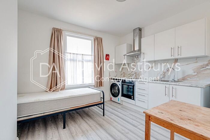 Studio To Rent In Callcott Road, Kilburn, London, NW6