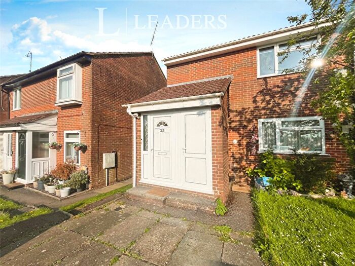 1 Bedroom Maisonette For Sale In Meon Close, Clanfield, Waterlooville, PO8