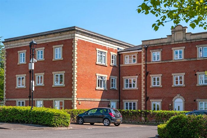 1 Bedroom Flat To Rent In Talfourd Way, Redhill, RH1