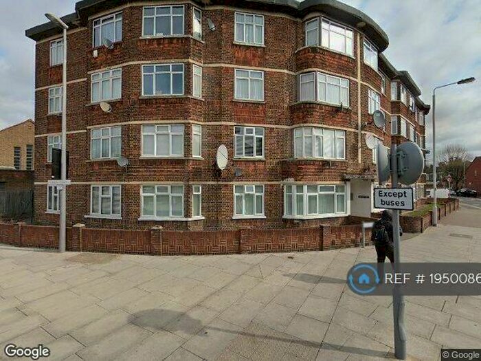 2 Bedroom Flat To Rent In Brook Court, London, E11