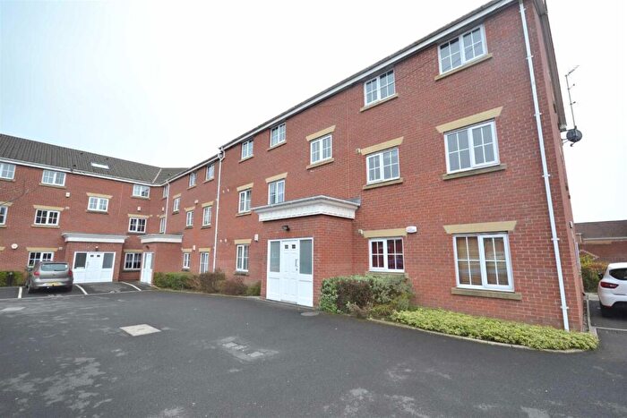 2 Bedroom Apartment To Rent In Dingle Close, Radcliffe, M26