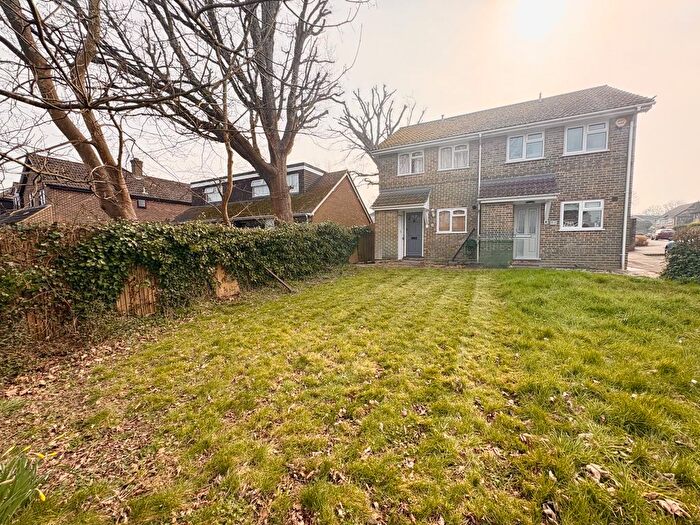 2 Bedroom Property To Rent In Nightingale Close, Rowlands Castle, PO9