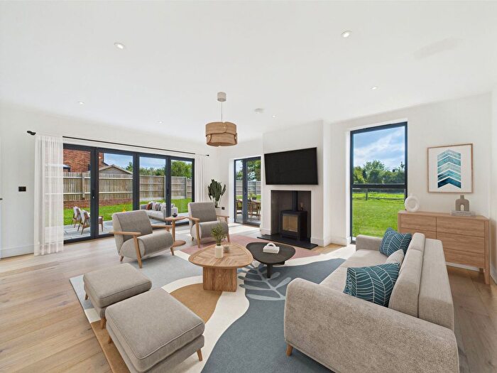 5 Bedroom Detached House For Sale In Meadow Farm, Great Chart, Ashford, TN23