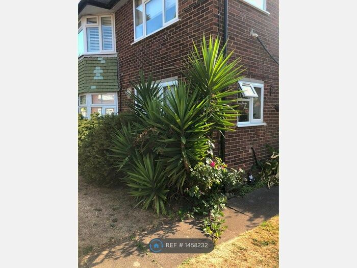 2 Bedroom Maisonette To Rent In Beaulieu Close, Twickenham, TW1