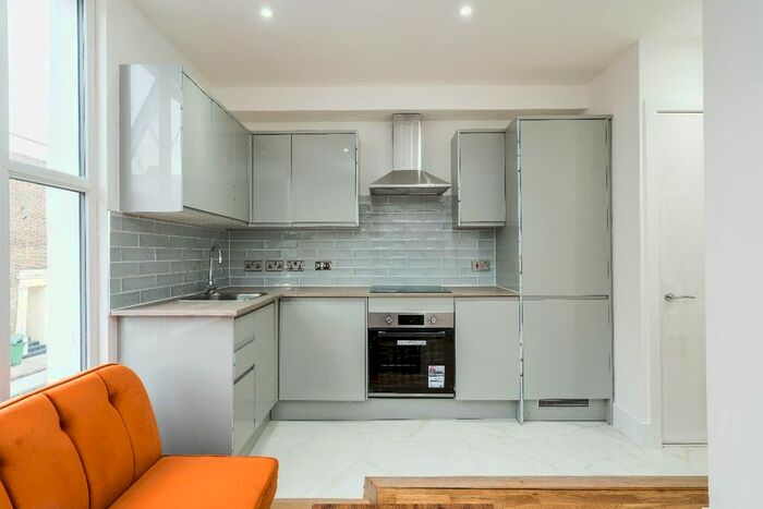 5 Bedroom Flat To Rent In Torriano Avenue, London, NW5