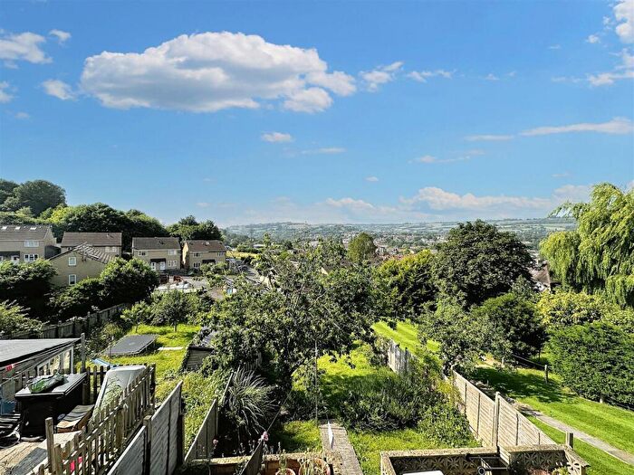 3 Bedroom Semi-Detached House For Sale In North View Close, Bath, BA2