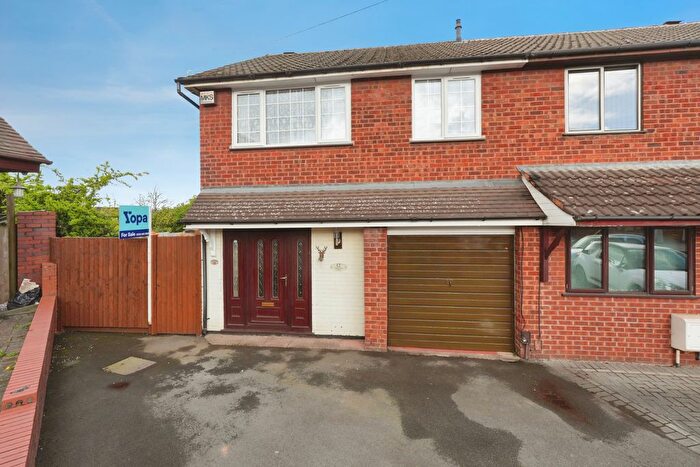 3 Bedroom Semi Detached House For Sale In Netherend Close, Halesowen, B63