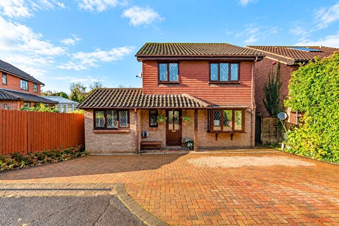 5 Bedroom Detached House For Sale In Crest Close, Badgers Mount, TN14