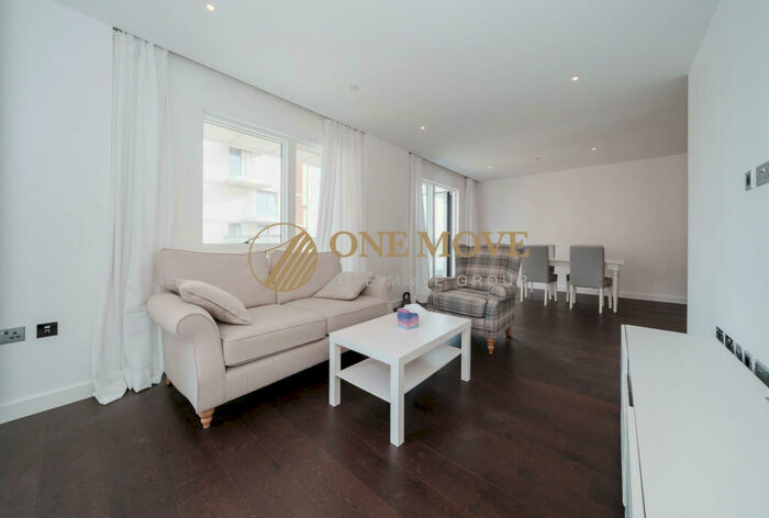 3 Bedroom Flat To Rent In Lexington Garden, London, SW11
