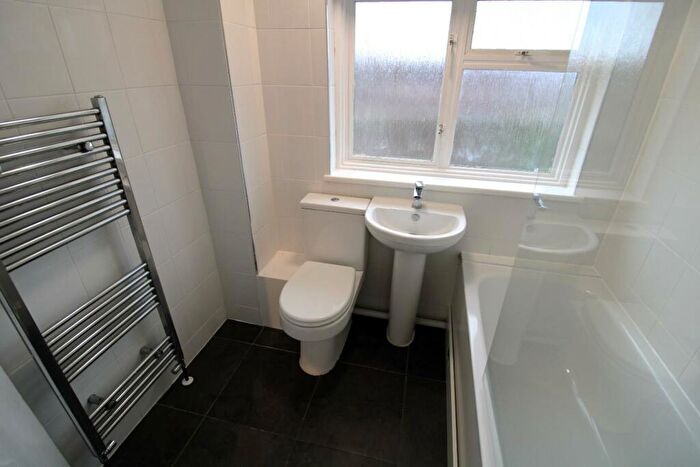 2 Bedroom End Of Terrace House To Rent In Henderson Drive, Dartford, DA1