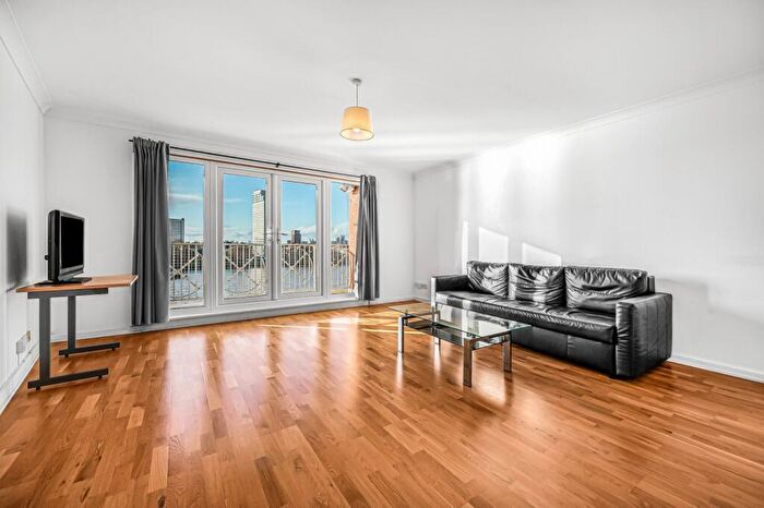 2 Bedroom Flat To Rent In Neptune Court, Homer Drive, E14