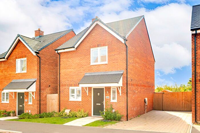 2 Bedroom Detached House For Sale In The Hedgerows, Horam, TN21