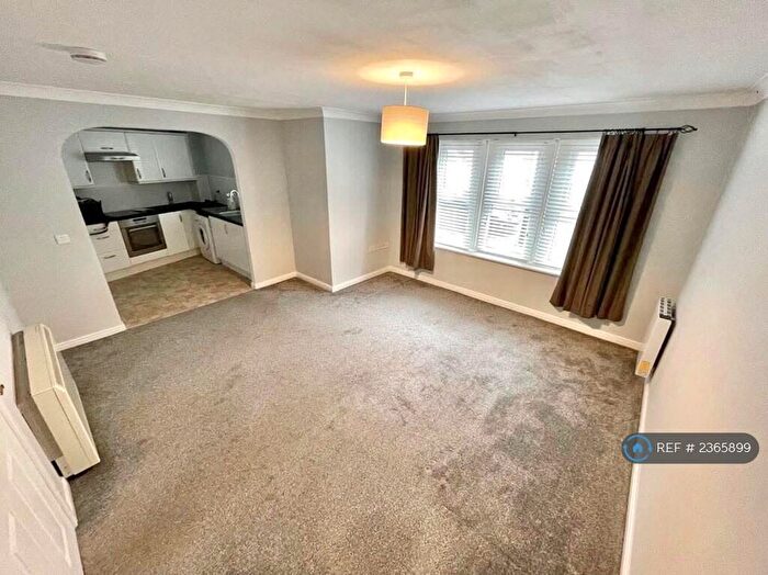 1 Bedroom Flat To Rent In Harberd Tye, Chelmsford, CM2