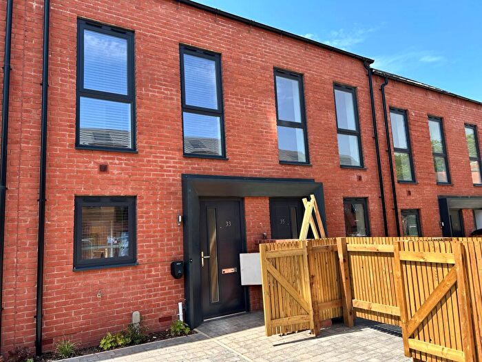 2 Bedroom Town House To Rent In Foundry Avenue, Derby, DE1