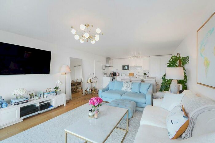 3 Bedroom Apartment To Rent In Dancers Way Greenwich, SE8