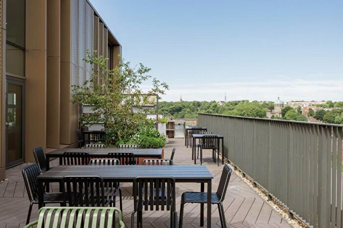 2 Bedroom Flat To Rent In Junction Road, London, N19