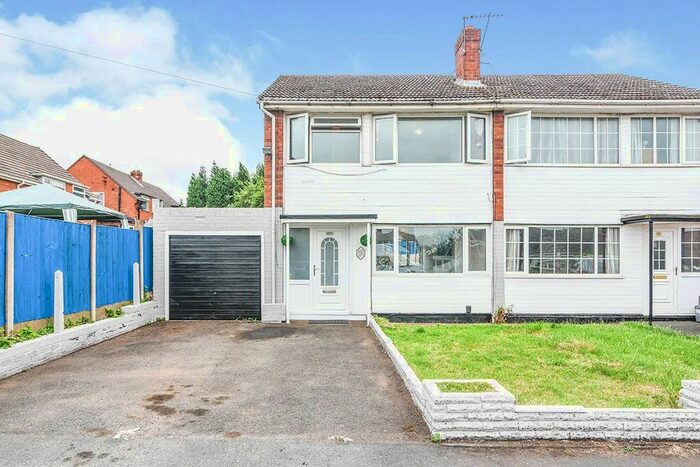 3 Bedroom Semi-Detached House To Rent In Trenleigh Gardens, Trench, Telford, Shropshire, TF2