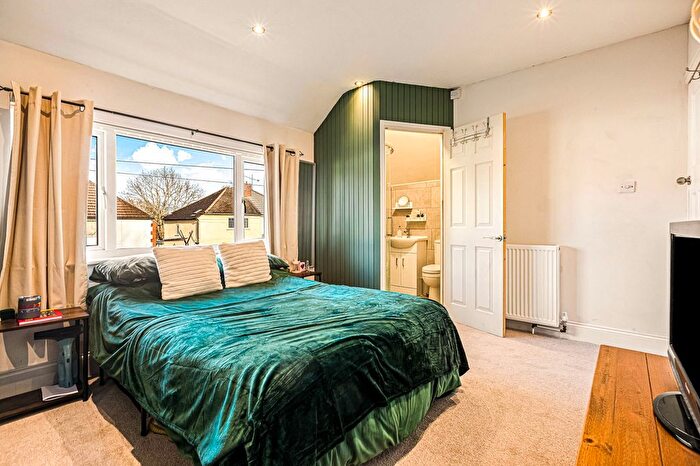 2 Bedroom Semi Detached House For Sale In Kingston Avenue, Wigston, Leicester, LE18