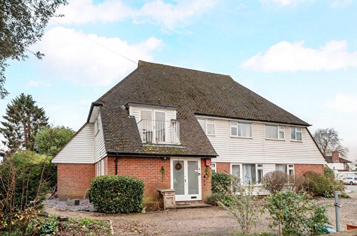 2 Bedroom Maisonette For Sale In Walton On Thames, Surrey, KT12