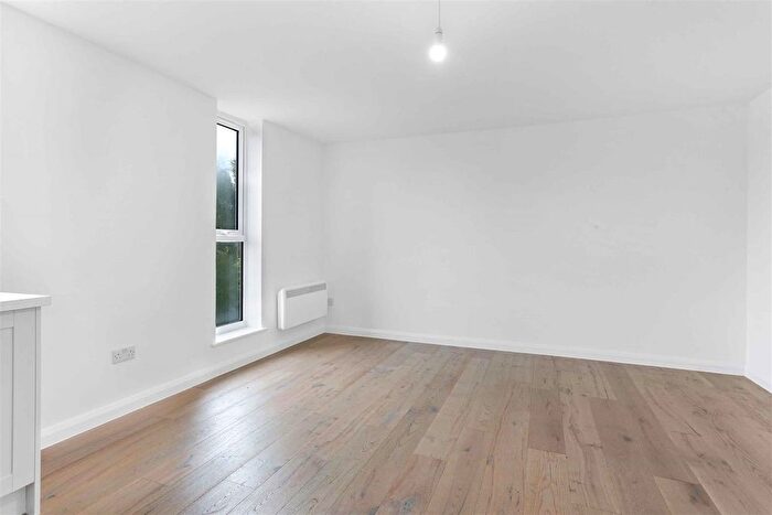 2 Bedroom Flat For Sale In Egmont Road, Sutton, SM2