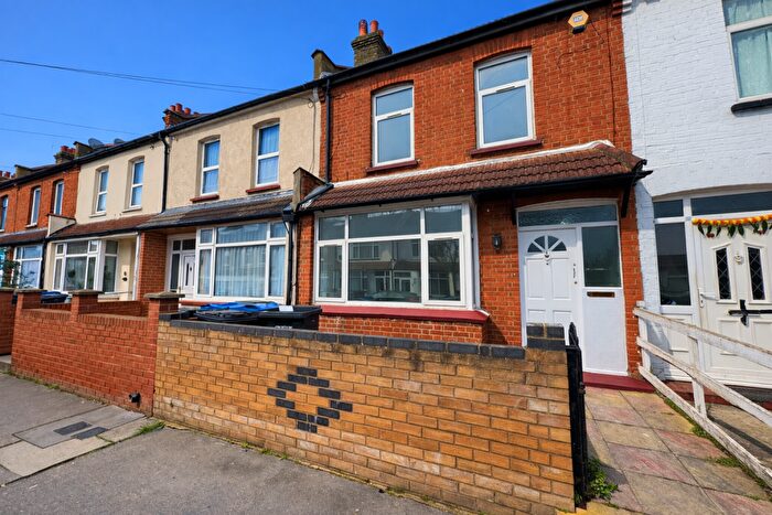 4 Bedroom House To Rent In Beverstone Road, Thornton Heath, CR7