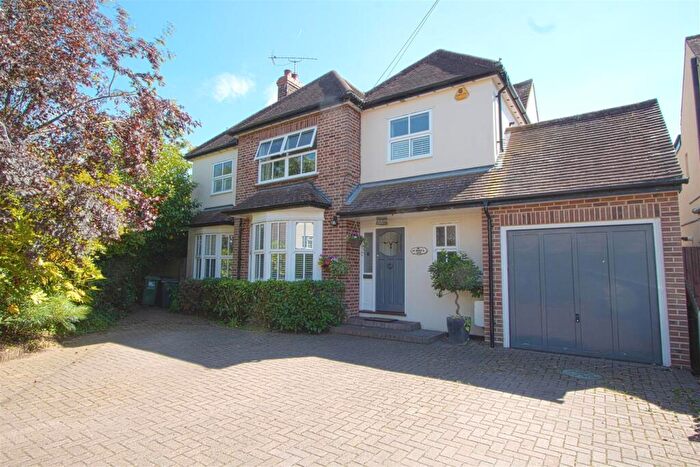 4 Bedroom Detached House For Sale In St. Marys Avenue, Billericay, CM12