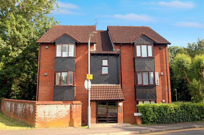 Studio To Rent In Amberley Way, Uxbridge, Greater London, UB10