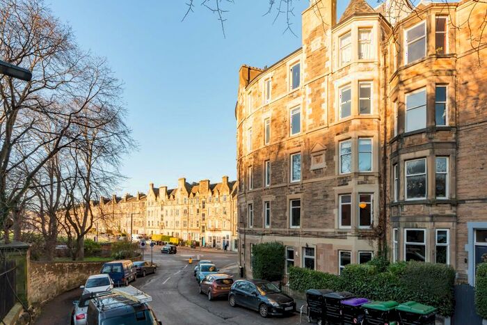 2 Bedroom Flat To Rent In Queen's Park Avenue, Edinburgh, EH8
