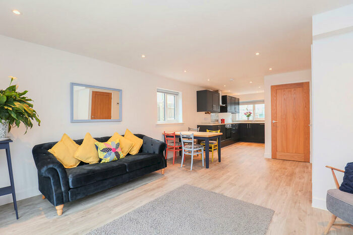 3 Bedroom Semi-Detached House To Rent In Shrewsbury Mews, Shrewsbury Street, Glossop, SK13