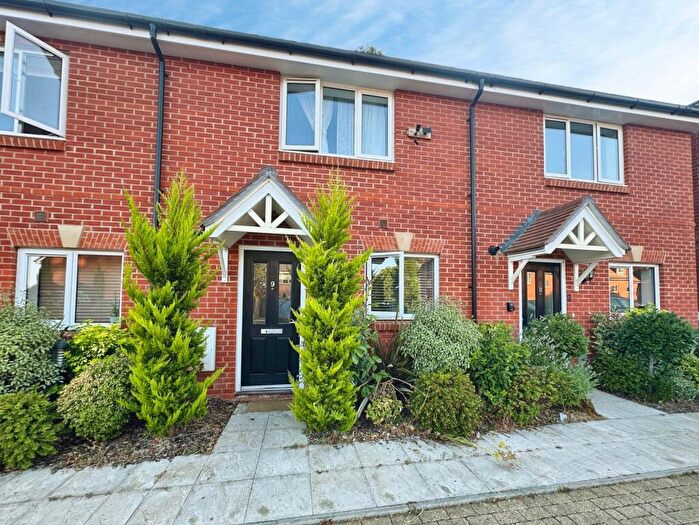2 Bedroom House For Sale In Withers Walk, Blackwater, Camberley, Hampshire, GU17