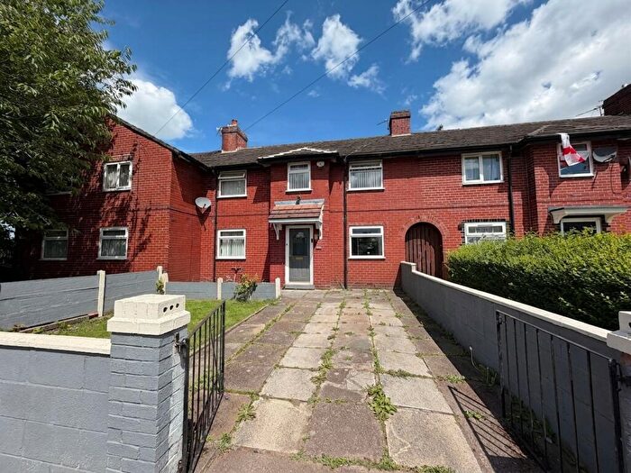 3 Bedroom Terraced House For Sale In Tootal Grove, Salford, M6