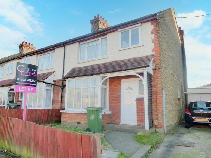 3 Bedroom End Of Terrace House To Rent In Barton Road, Maidstone, ME15