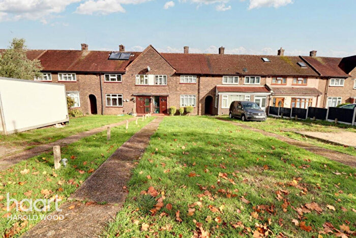 3 Bedroom Terraced House For Sale In Straight Road, Romford, RM3