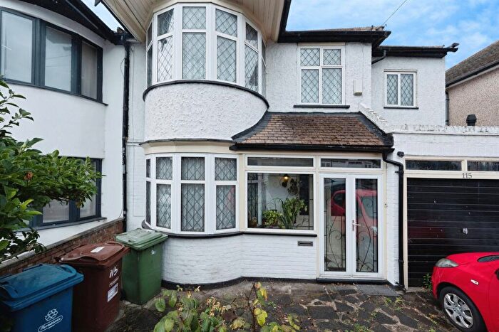 4 Bedroom Semi Detached House For Sale In Kenton Lane, Harrow, HA3