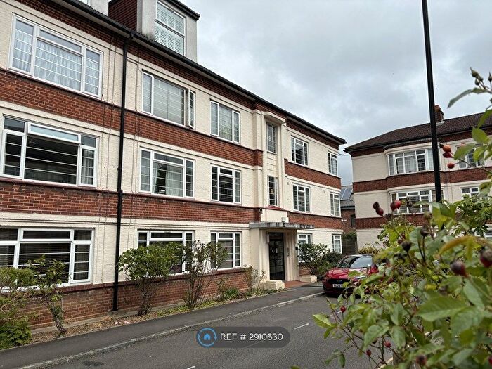 2 Bedroom Flat To Rent In Boston Manor Road, Brentford, TW8
