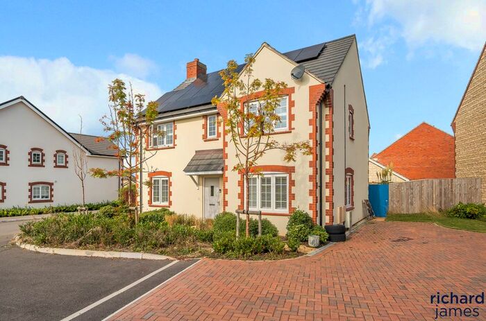 4 Bedroom Detached House For Sale In Lower Greensands, Faringdon, Faringdon, SN7