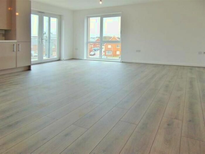 2 Bedroom Flat To Rent In Henslow Crescent, Dartford, DA1