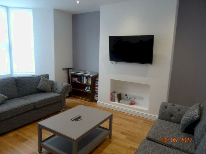 6 Bedroom Terraced House To Rent In Stannington Avenue, Heaton, NE6