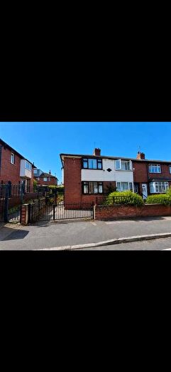 1 Bedroom End Terrace House For Sale In Nancroft Mount, Leeds, LS12