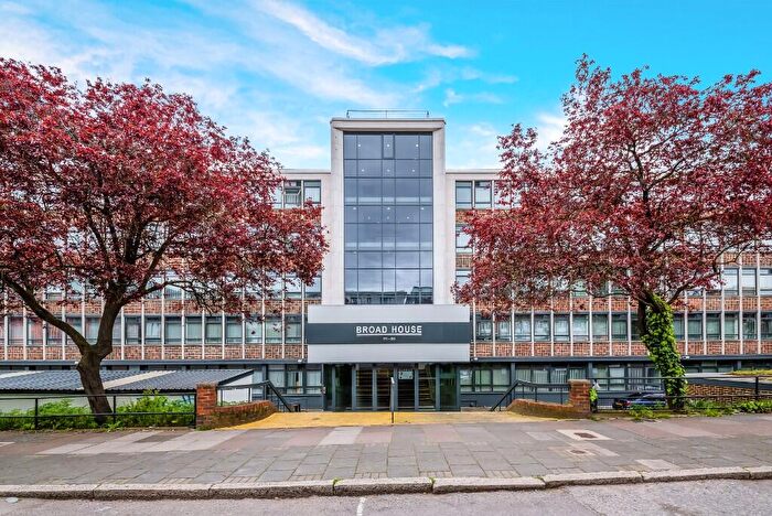 2 Bedroom Flat To Rent In Imperial Drive, Harrow, Middlesex, HA2