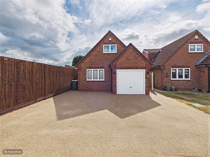3 Bedroom Bungalow To Rent In Reeders Croft, Chilwell, Beeston, Nottingham, NG9