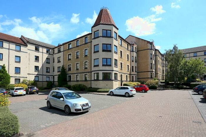 3 Bedroom Flat To Rent In West Bryson Road, Polwarth, Edinburgh, EH11
