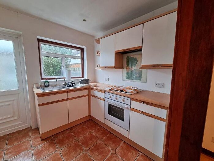 4 Bedroom Terraced House To Rent In New Park Avenue, Palmers Green, London, N13