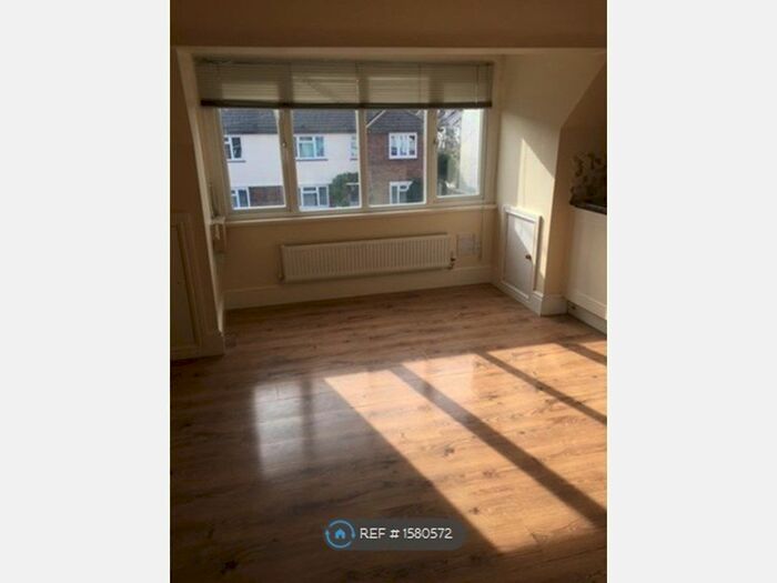 2 Bedroom Flat To Rent In Lower Road, Kenley, CR8