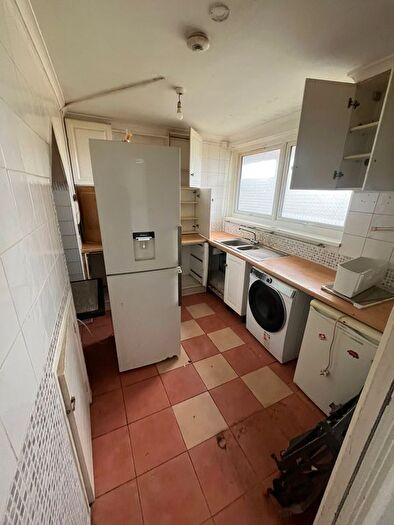 3 Bedroom Flat To Rent In Stepney Way, London, E1