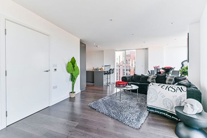 2 Bedroom Flat For Sale In Tennyson Apartments, Croydon, CR0